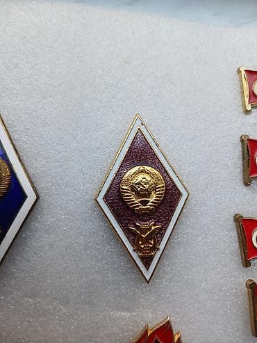 gitara simi: Kolleksiya üçün nişan və medallar dəsti Tərkib: - Lentli döş — 5
