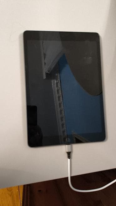 apple mac mini: İşlənmiş Apple iPad 9 (2021), 9,7", 64 GB, Ödənişli çatdırılma — 1