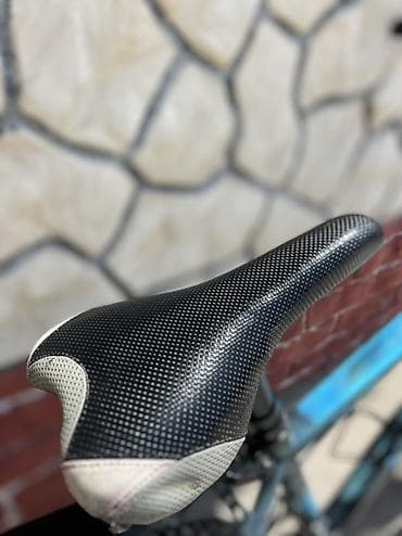 velosipet rolu: Dağ velosipedi – 27.5” təkərlər, disk əyləclər, ön amortizator - — 8