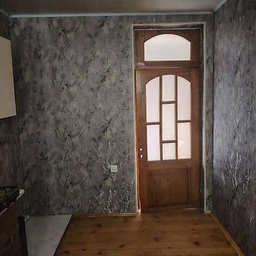 bar: 2 otaqlı həyət evi - Plan: dəhliz, 2 ayrı otaq, mətbəx, sanitar — 5