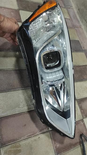 ucuz lapet: Hyundai Santa Fe 2013 üçün sağ fara. Ön şüşəsi yoxdur — 1