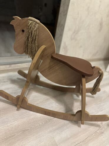 Taxta yelləncək at - Material: keyfiyyətli təbii ağac, hamar