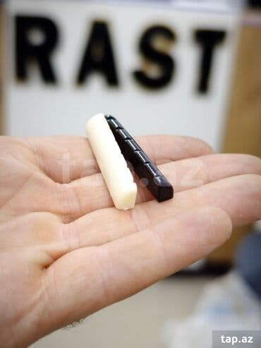 ucuz saz: Akustik gitara xereyi Alt xerek Alt xərək Sim altı Sim saxlayan — 1