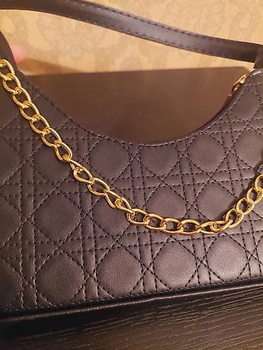 Yeni qara çanta satilir islenmeyib