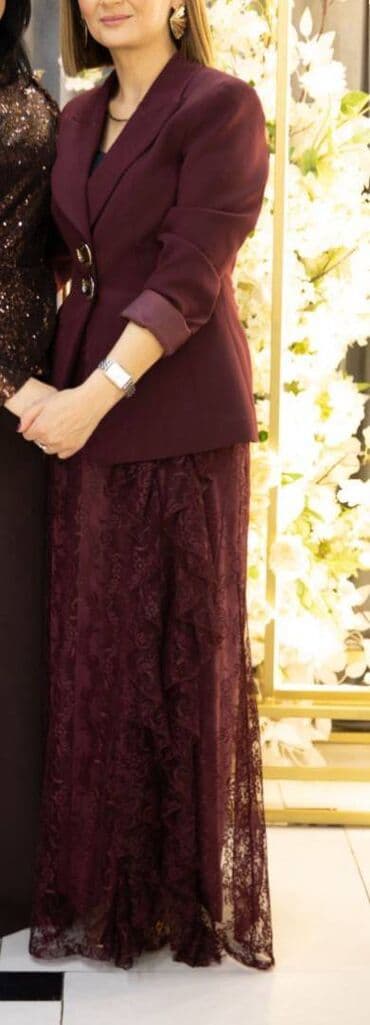 38 razmer Bordo rəng 240 m alınıb 200 m satıram 1 dəfə geyilib Alana