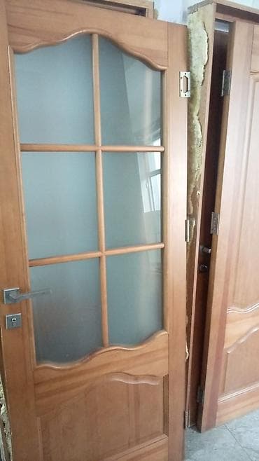 Siyirmə qapılar: Taxta otaq qapıları – şüşəli və şüşəsiz modellər. İşlənmişdir — 4