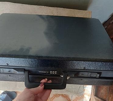 Sərt korpuslu kod qıfıllı portfel/çemodan - Material: möhkəm