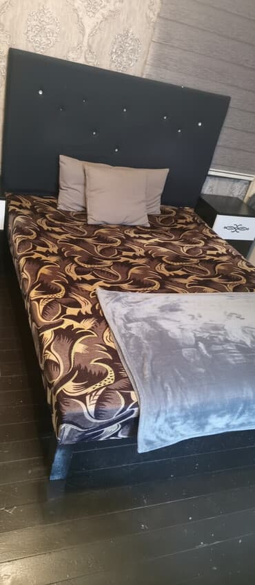 İşlənmiş, İkinəfərlik çarpayı, Bazasız, Matrassız, Siyirməsiz, Azərbaycan