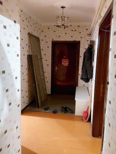 bakida satdiq evler: Sumqayitda das bazarin yaxınlığında 18-ci mikrarayonda 5 mertebeli — 10