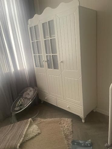 Dolab tecili satlir Az istifade olunub 220 azn Unvan keşle qes 1022