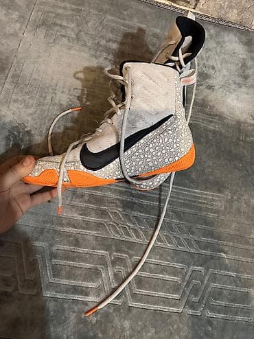 Ботинки: Nike boks ayaqqabıları – yüksək boğazlı, yüngül və çevik model. Nike — 3