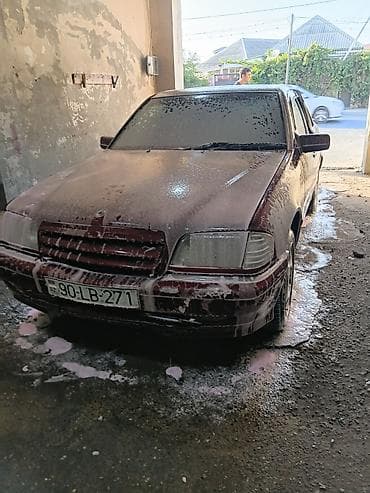 tesla model 3: Mercedes-Benz C 180: 1.8 l | 1993 il Hetçbek — 1