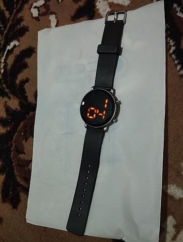 m7 led: Rəqəmsal LED qol saatı - Qara rəngli, dairəvi korpus - Qara silikon — 1