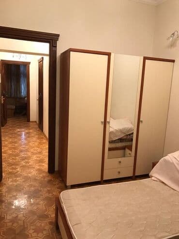 sizin menzil mtk: Bakı, 3 otaqlı, Köhnə tikili, m. Elmlər Akademiyası, 110 kv. m — 2