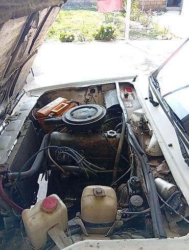 vaz 21010: Lada 2107 sedan – ağ rəng, mator 06 yağ yemir karboka 5 atmır. difer — 8