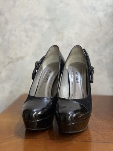 босоножки на тракторной подошве с каблуком: Tuflilər, Ölçü: 40, rəng - Qara, İşlənmiş — 2