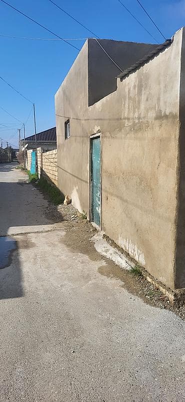 Yeni Suraxanı qəsəbəsində 2 otaqlı həyət evi satışa çıxarılıb qaz su