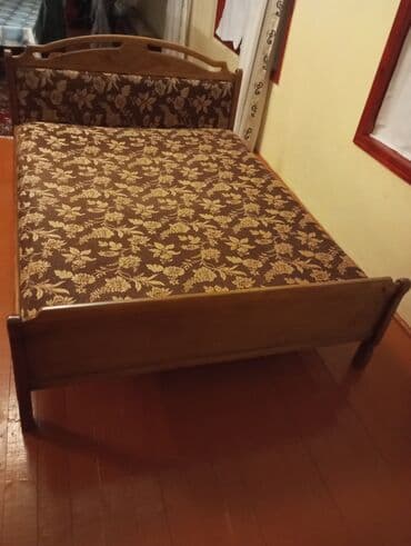 матрас двуспальный: Двуспальная кровать, Без подьемного механизма, С матрасом, Без выдвижных ящиков — 1