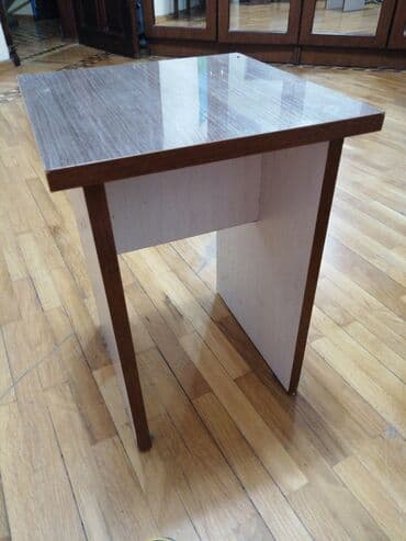 грузовые шины 385: Табурет, в наличии 3 шт. Цена за 1 шт — 4