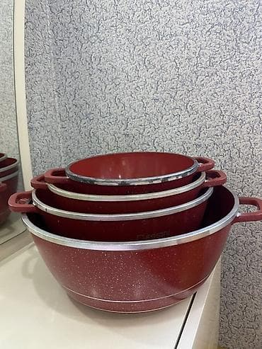 qab desdi: Qazan, rəng - Qırmızı, Qranit — 1
