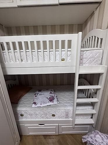 islenmis mebiler: Oğlan və qız üçün, İşlənmiş, Çarpayı, Matras ilə — 3