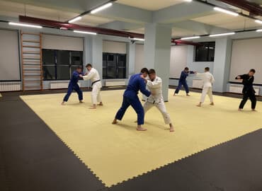 İcarəyə verilir: idman/döyüş sənətləri üçün hazır zala