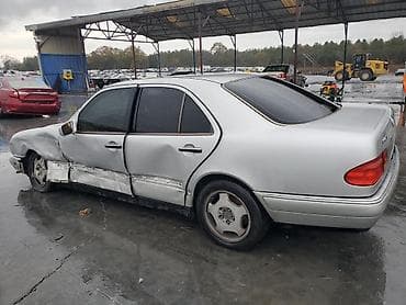 malibu arxa stop: Mercedes-Benz E-Class: 2 l | 1997 il Sedan — 5