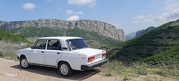 Motonəqliyyat: VAZ 2107, ağ rəng, sedan kuzov. Texniki xüsusiyyətlər və — 4