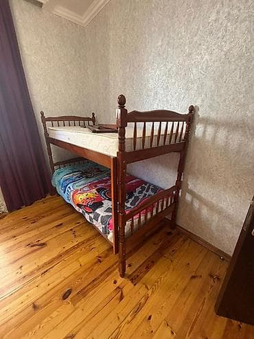 qonaq mebeli: İki mərtəbəli taxta çarpayı - Material: möhkəm massiv ağac, laklı — 2