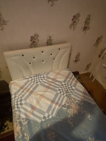 tek kravat işlənmiş: İşlənmiş, Təknəfərlik çarpayı, Bazasız, Matrassız, Siyirməsiz, Rusiya — 3