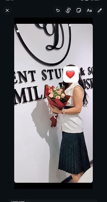 Brend dəst – jilet və ətək 195 m alınıb 50 satilir yeni deyil ama yeni