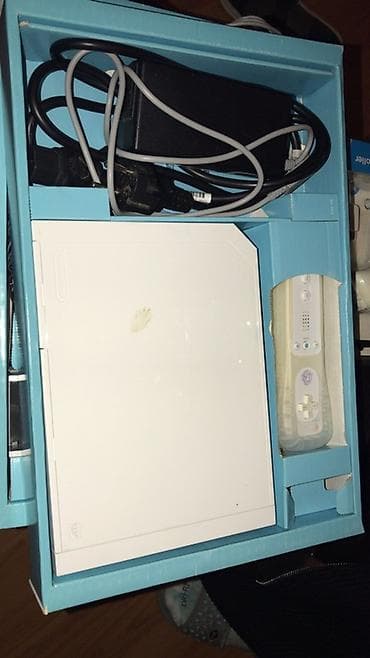 Nintendo Wii: Nintendo Wii + Wii Sports paketi Xüsusiyyətlər: - Orijinal Nintendo — 4