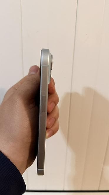 komputer ekran: IPhone 15, Ağ — 4