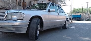 mercedes e class: Mercedes-Benz 190: 2 l | 1992 il Sedan — 5