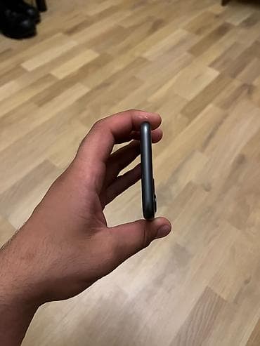 iphone 11 satilir: IPhone 11, 64 GB, Qara — 4