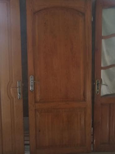 Taxta qapılar dəsti - Material: təbii ağac (şalban fakturalı), laklı