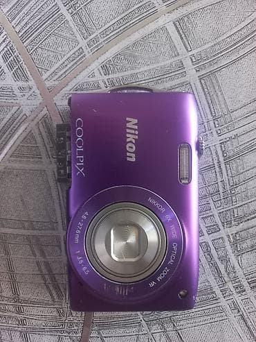 Nikon Coolpix S3300 fotoaparatı satılır. Yanında 4 GB SanDisk yaddaş