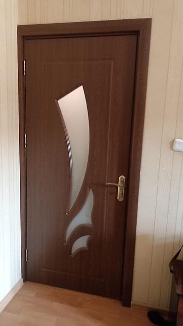 şkalad: İç qapı – taxta teksturalı, şokolad qəhvəyi rəngde 6 eded di teze — 1