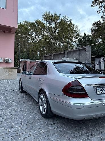 mercedes g300: Mercedes-Benz E-Class: 2.2 l | 2007 il Sedan — 4