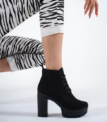 botlar: Ölçü: 39, rəng - Qara, İşlənmiş — 1