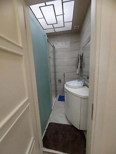 Mənzillər: İcarəyə verilir 2 otaqlı yeni tikili 70 m², 28 May m. Kateqoriya Yeni — 7