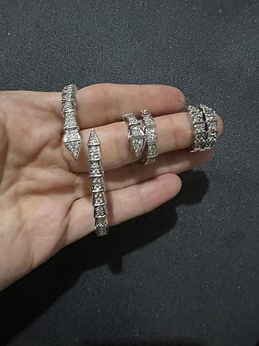 isbartivni desdleri: Dəstə daxildir: Üzük, Bilərzik, Sırğa, Bvlgari — 6