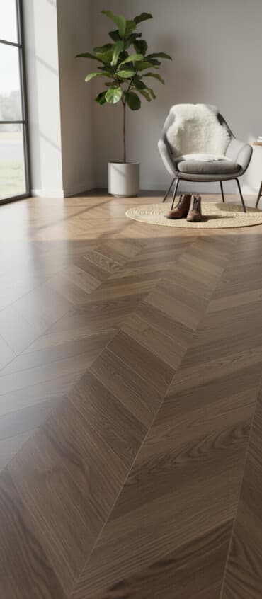 laminat 2020: Balıq sümüyü naxışlı, qəhvəyi rəngli laminat döşəmə paneli. Bu dizayn — 1