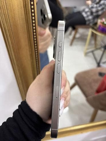 iphone 5s telefon: IPhone 15 Pro, Gümüşü, Face ID — 3