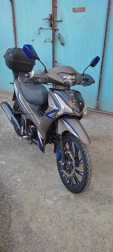 moped benzin: 110 sm3, 2024 il, 4065 km — 1