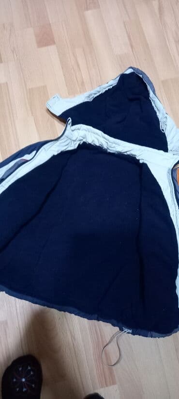 дождевик купить в баку: Uşaq qış gödəkçəsi yaş 7/8 - Rəng: tünd mavi-boz kombin, çiyinlərdə — 2