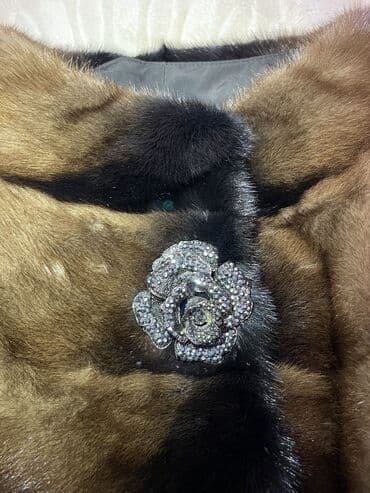 kürkler: Təp təzə şuba satılır. Maksimum 3 dəfə toya geymişəm. Heç bir — 7