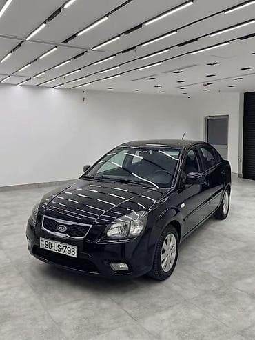 Kia Rio sedan – qara rəng, 4 qapı. Texniki və dizayn xüsusiyyətləri