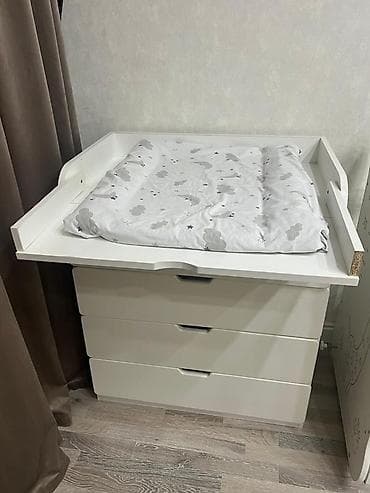 qedimi komod: Oğlan və qız üçün, Beşik — 3