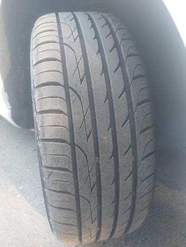 Satılır: Yay mövsümü üçün avtomobil şini Ölçü: 215/40 ZR17 87W Tip — 4